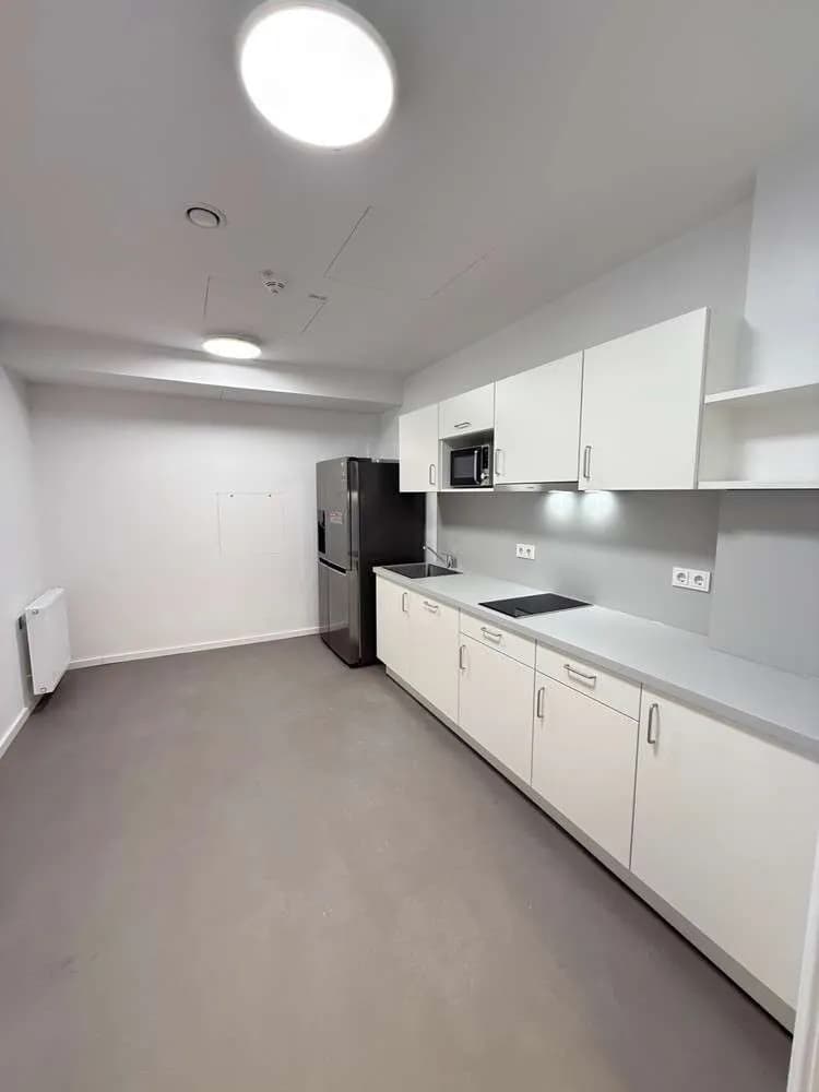 Gewerbeimmobilie mieten in Wien – 385 m², € 28 – Bild 13 von 16