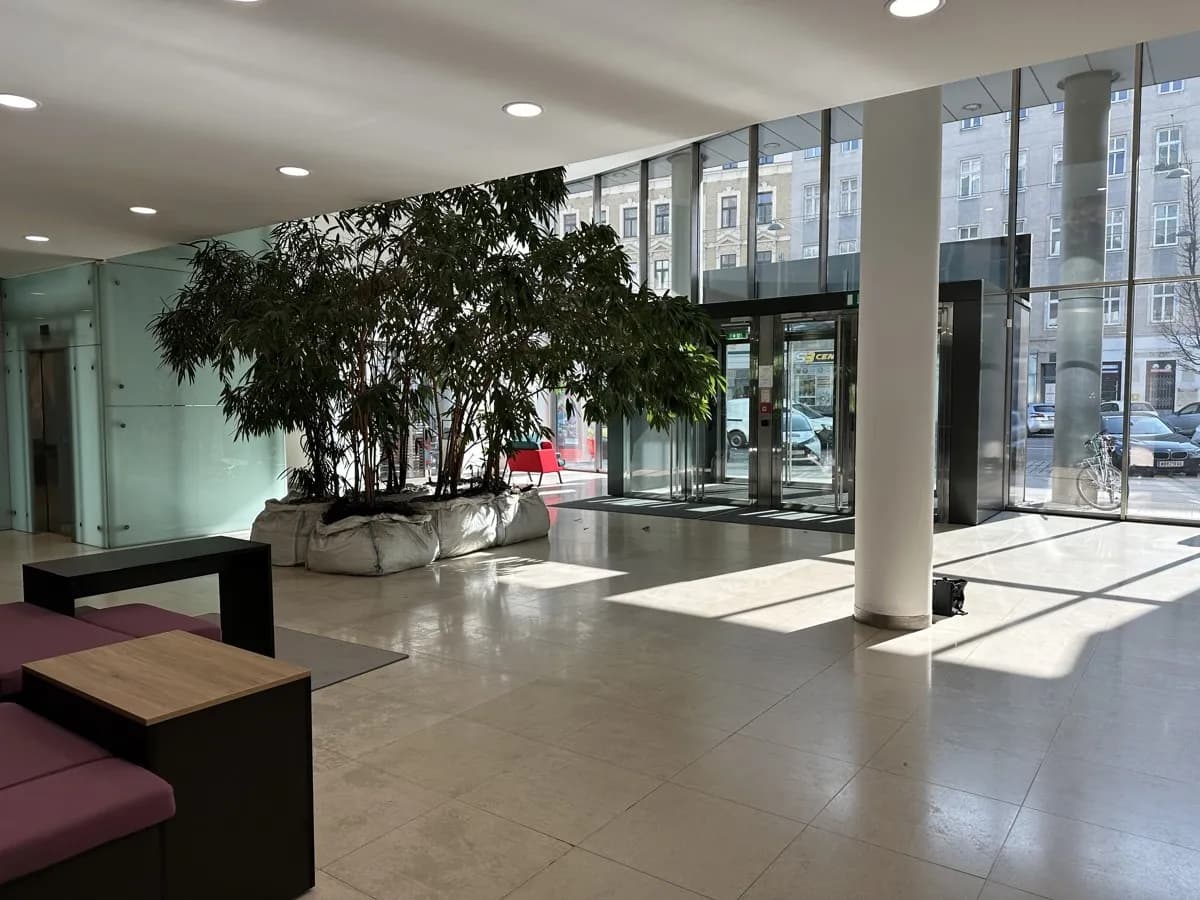 Gewerbeimmobilie mieten in Wien – 398 m², € 17