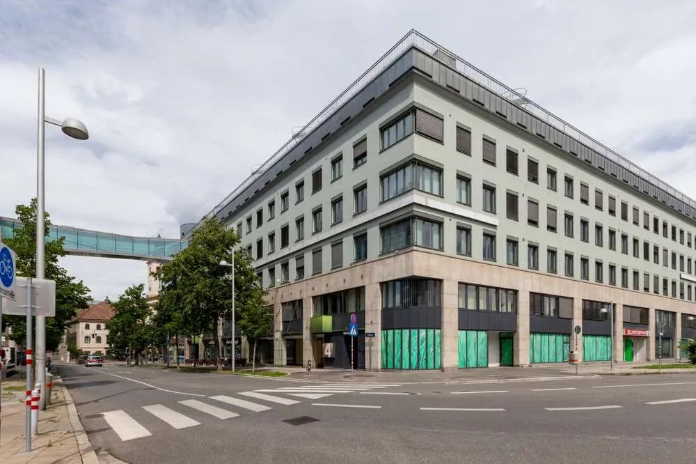 Gewerbeimmobilie mieten in Wien – 1 316 m², € 13 – Bild 2 von 11