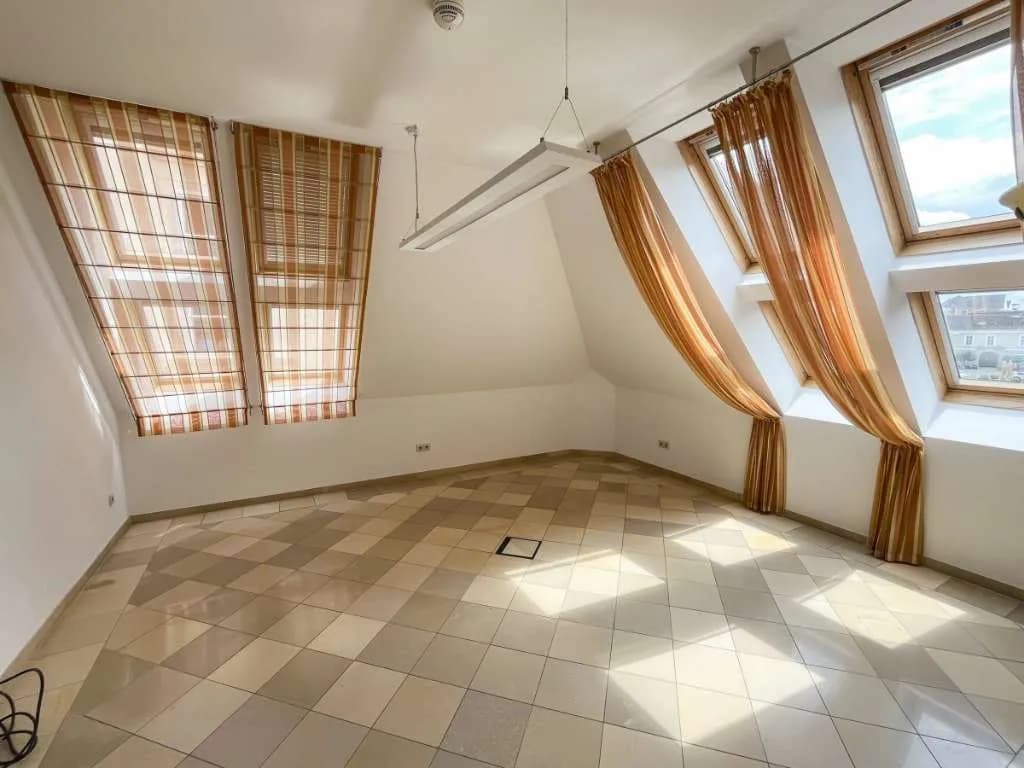 5-Zimmer-Gewerbeimmobilie mieten in Wiener Neustadt – 140 m², € 2.275 – Bild 2 von 22