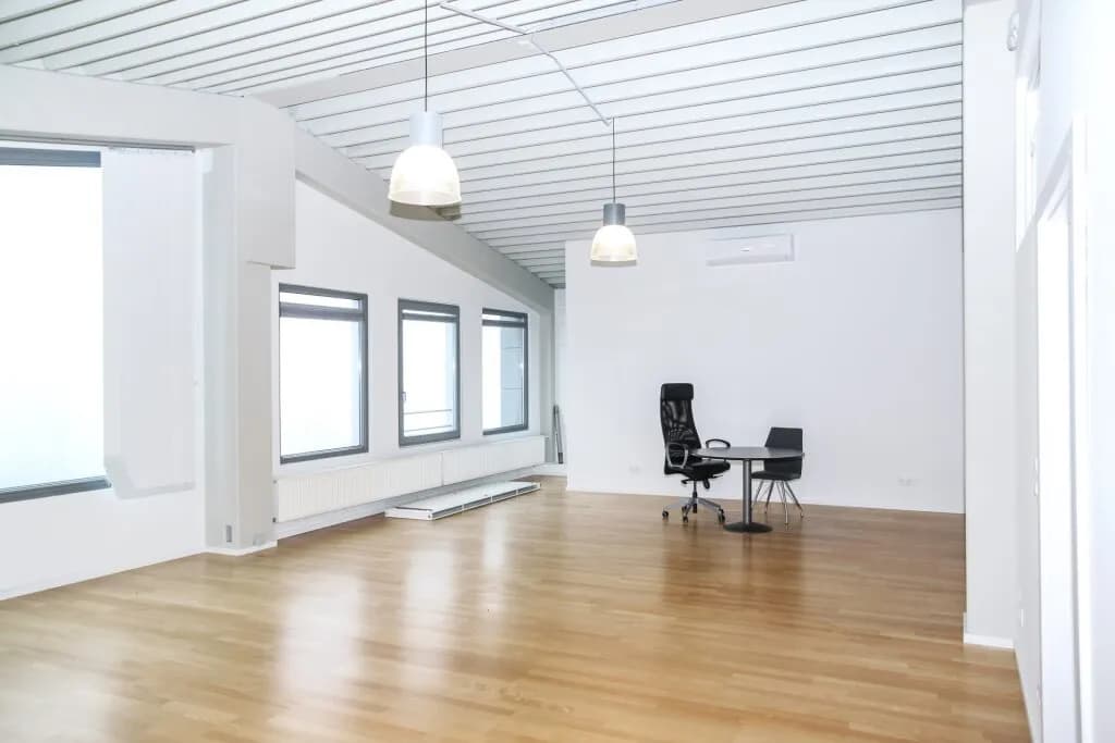 Gewerbeimmobilie mieten in Neusiedl am See – 63 m², € 930