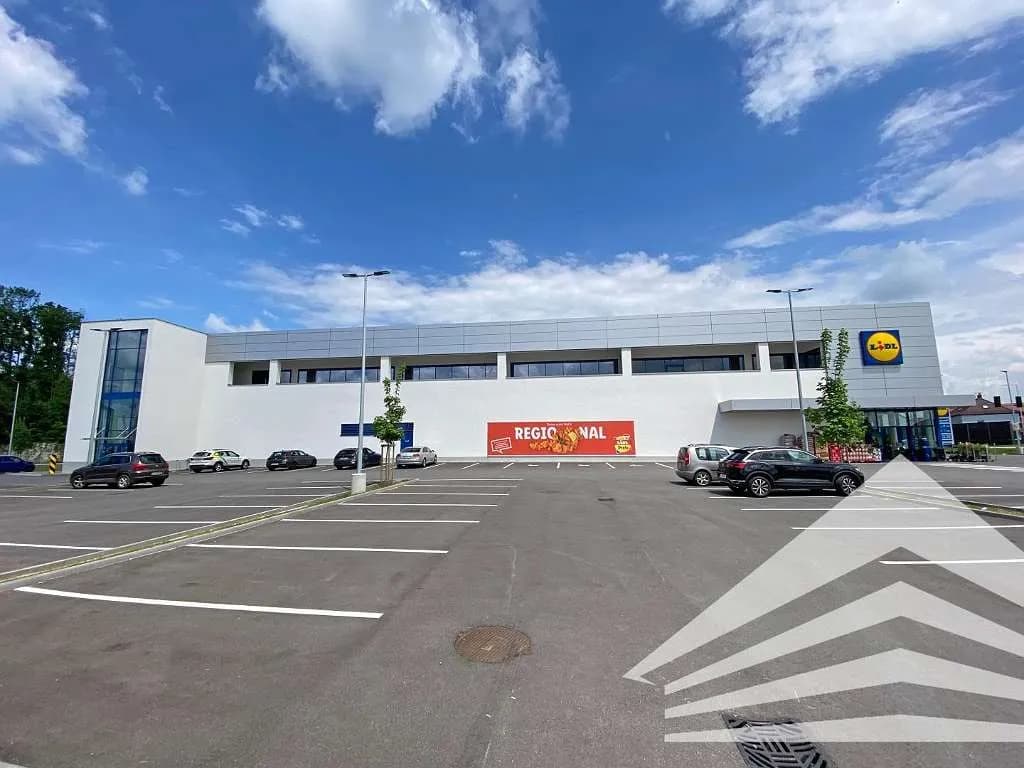 Gewerbeimmobilie mieten in Linz Land – 1 595 m², € 18.344