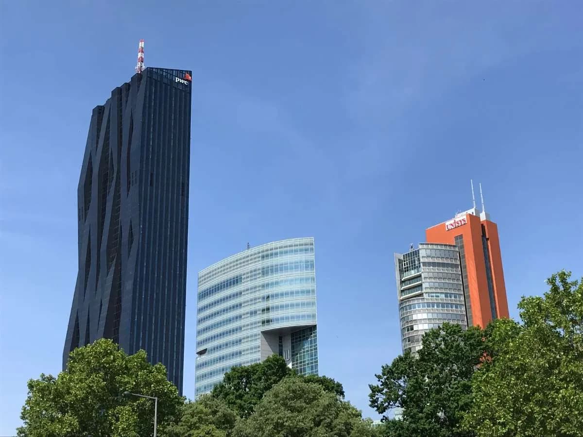 Gewerbeimmobilie mieten in Wien – 335 m², € 13