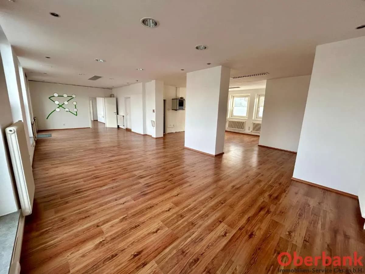 5-Zimmer-Gewerbeimmobilie mieten in Vöcklabruck – 170 m²