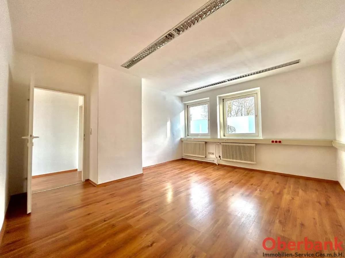 5-Zimmer-Gewerbeimmobilie mieten in Vöcklabruck – 170 m² – Bild 7 von 8