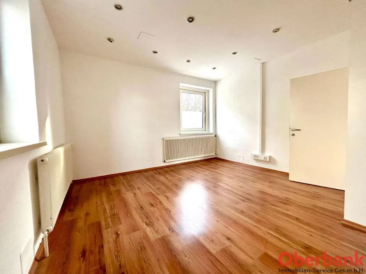 5-Zimmer-Gewerbeimmobilie mieten in Vöcklabruck – 170 m² – Bild 8 von 8