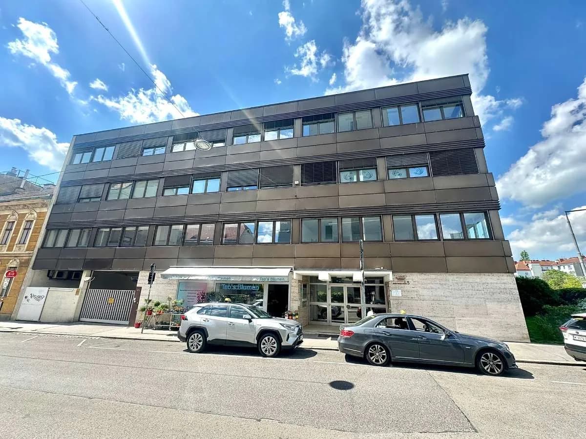 Gewerbeimmobilie mieten in Wien – 338 m², € 4.801