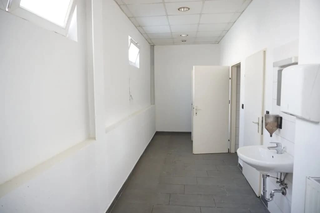 Gewerbeimmobilie mieten in Bruck-Mürzzuschlag – 560 m², € 3.920 – Bild 4 von 5