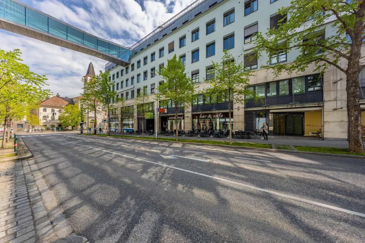 Gewerbeimmobilie mieten in Wien – 1 315 m², € 24.354 – Bild 1 von 11