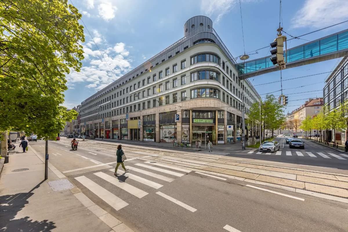 Gewerbeimmobilie mieten in Wien – 1 315 m², € 24.354 – Bild 2 von 11