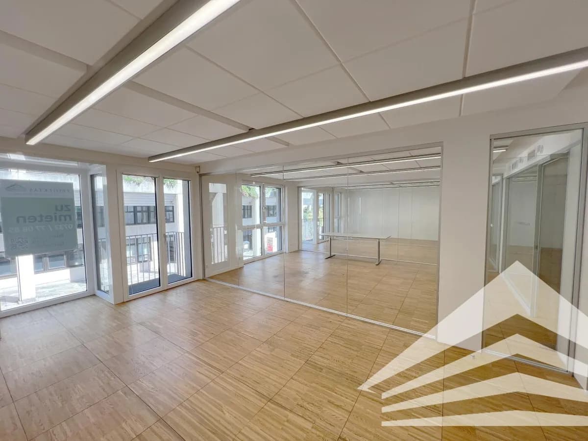 10-Zimmer-Gewerbeimmobilie mieten in Linz – 318 m², € 4.675 – Bild 3 von 10