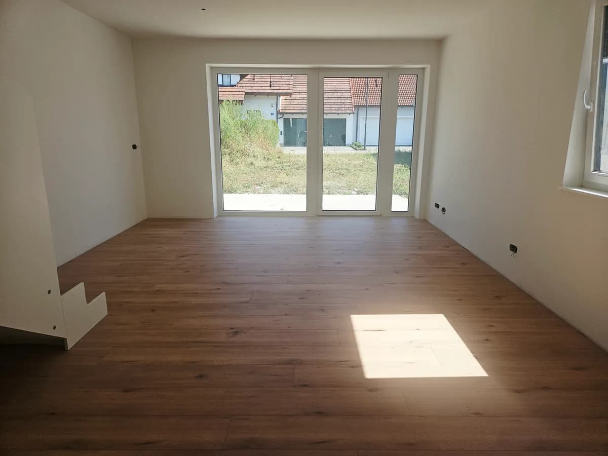 3-Zimmer-Haus mieten in Wels-Land – 97 m², € 1.340 – Bild 2 von 6