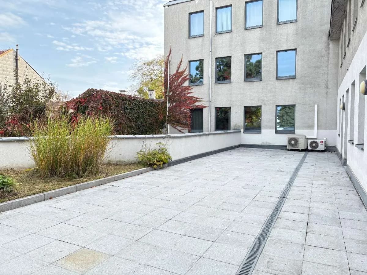 6-Zimmer-Gewerbeimmobilie mieten in Wien – 191 m², € 2.014