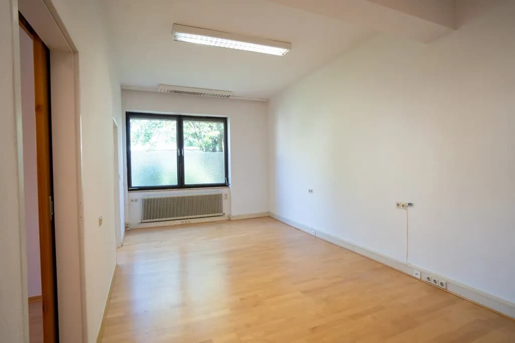 4-Zimmer-Gewerbeimmobilie mieten in Klagenfurt – 300 m², € 6 – Bild 8 von 12
