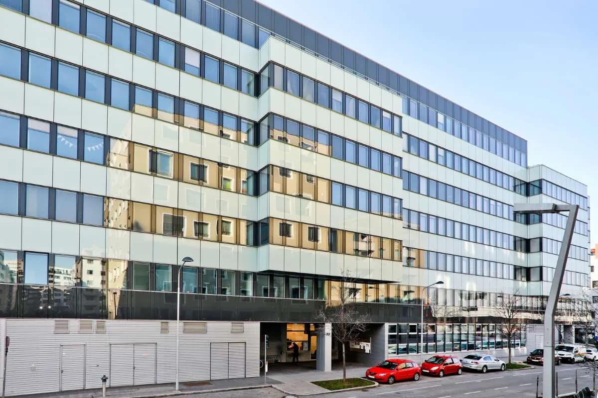 Gewerbeimmobilie mieten in Wien – 1 917 m², € 16