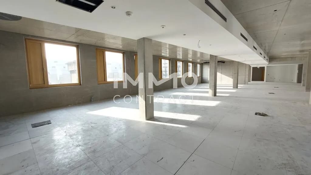 Gewerbeimmobilie mieten in Wien – 1 048 m², € 15