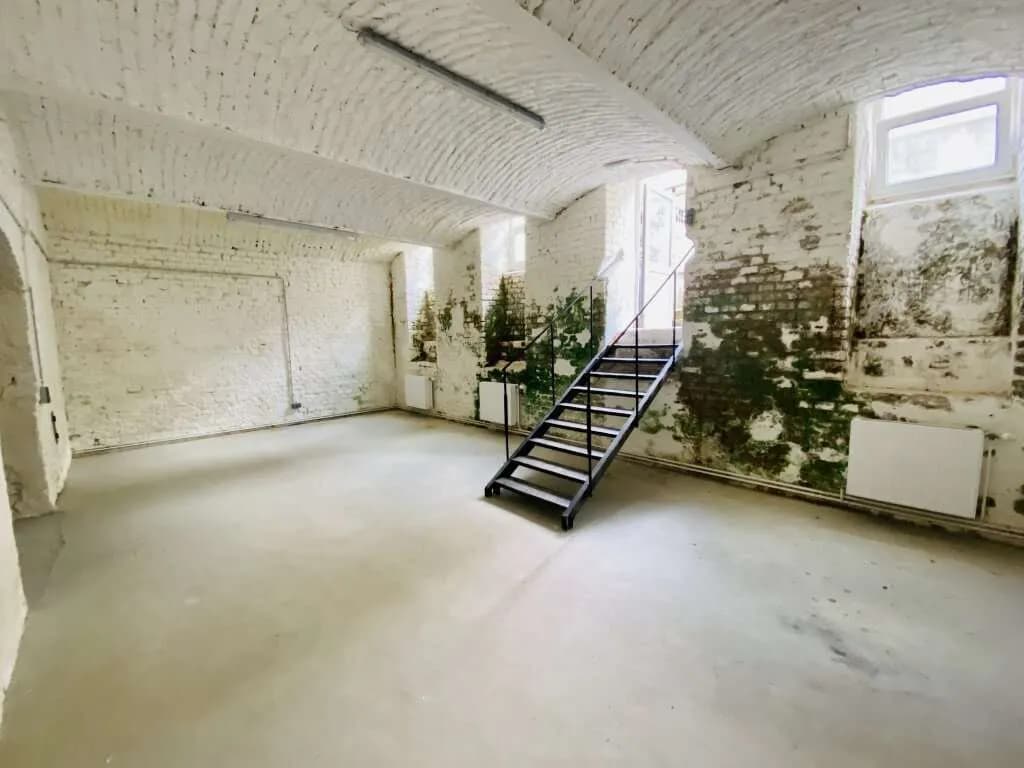15-Zimmer-Gewerbeimmobilie mieten in Wien – 291,26 m², € 1.845 – Bild 2 von 15