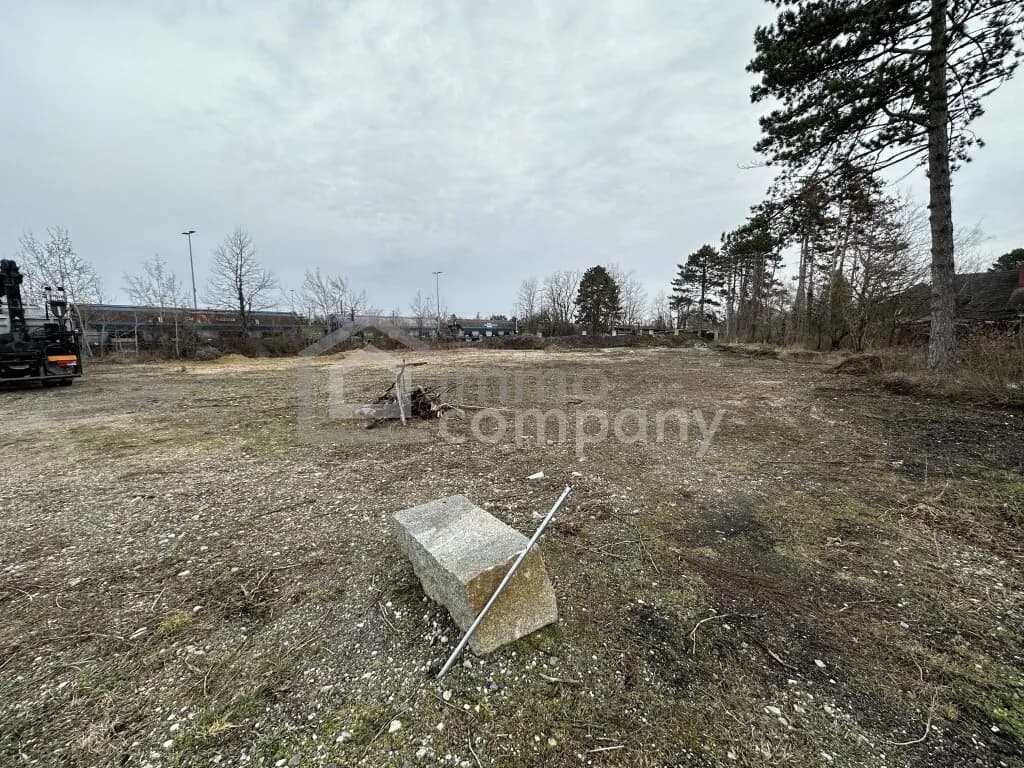 Immobilie mieten in Gänserndorf – 1 000 m², € 2