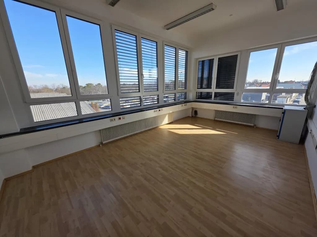 Gewerbeimmobilie mieten in Baden – 20 m², € 160