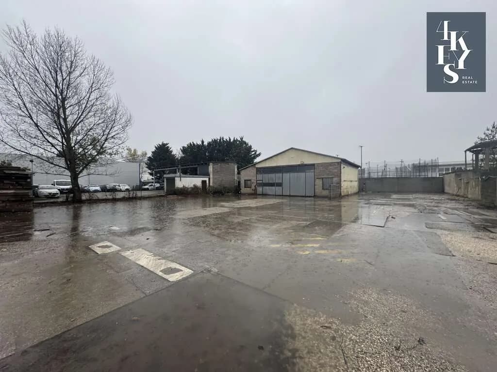 Grundstück kaufen in Korneuburg – 2 352 m², € 850.000 – Bild 2 von 2