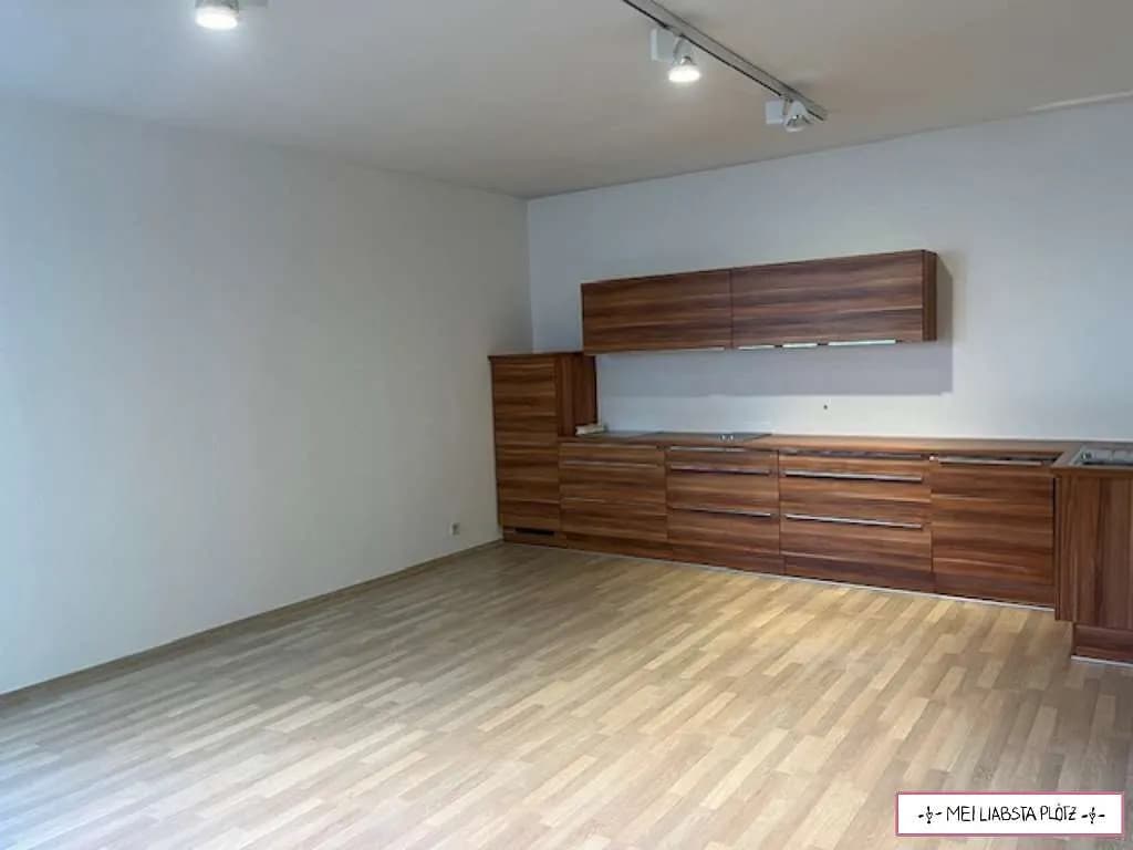 4-Zimmer-Gewerbeimmobilie mieten in Wels – 108 m², € 1.240 – Bild 2 von 5