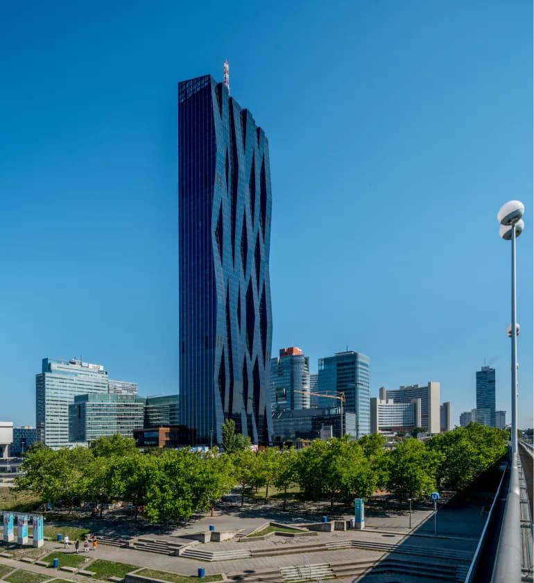 Gewerbeimmobilie mieten in Wien – 588 m², € 24