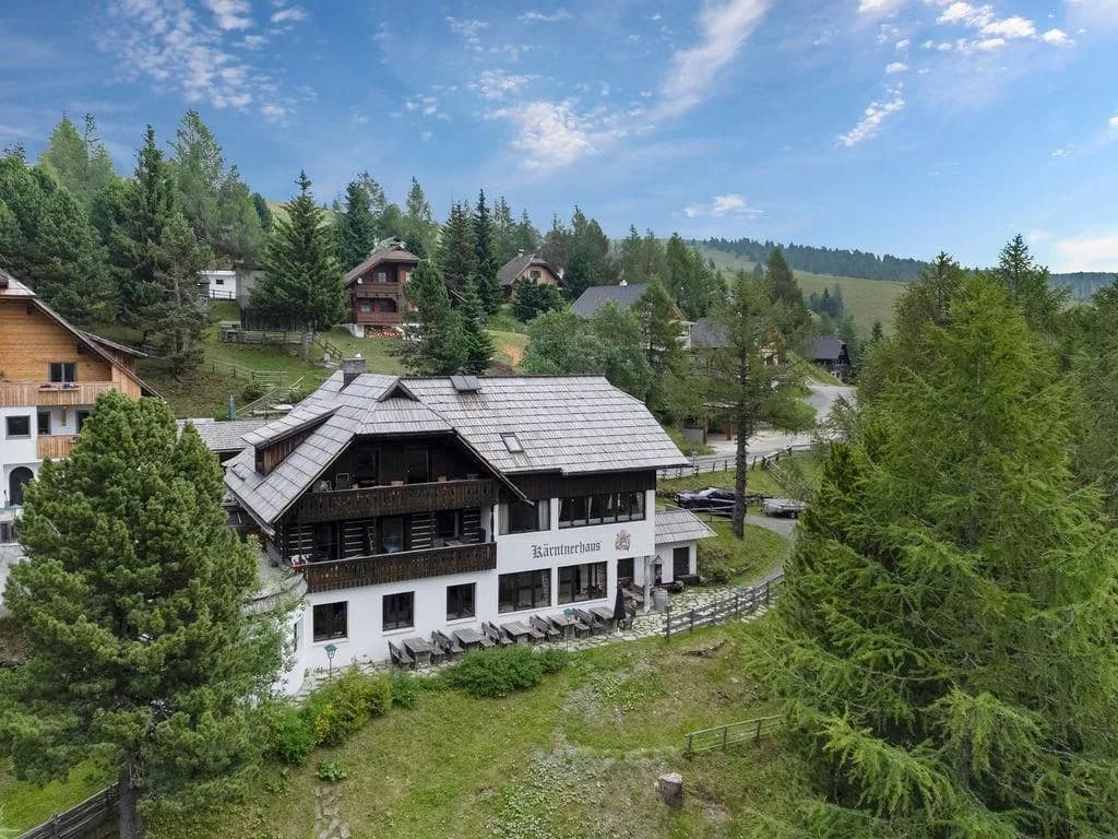 10-Zimmer-Haus kaufen in Feldkirchen – 484,95 m², € 1.230.000 – Bild 3 von 13