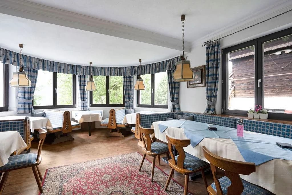 10-Zimmer-Haus kaufen in Feldkirchen – 484,95 m², € 1.230.000 – Bild 12 von 13