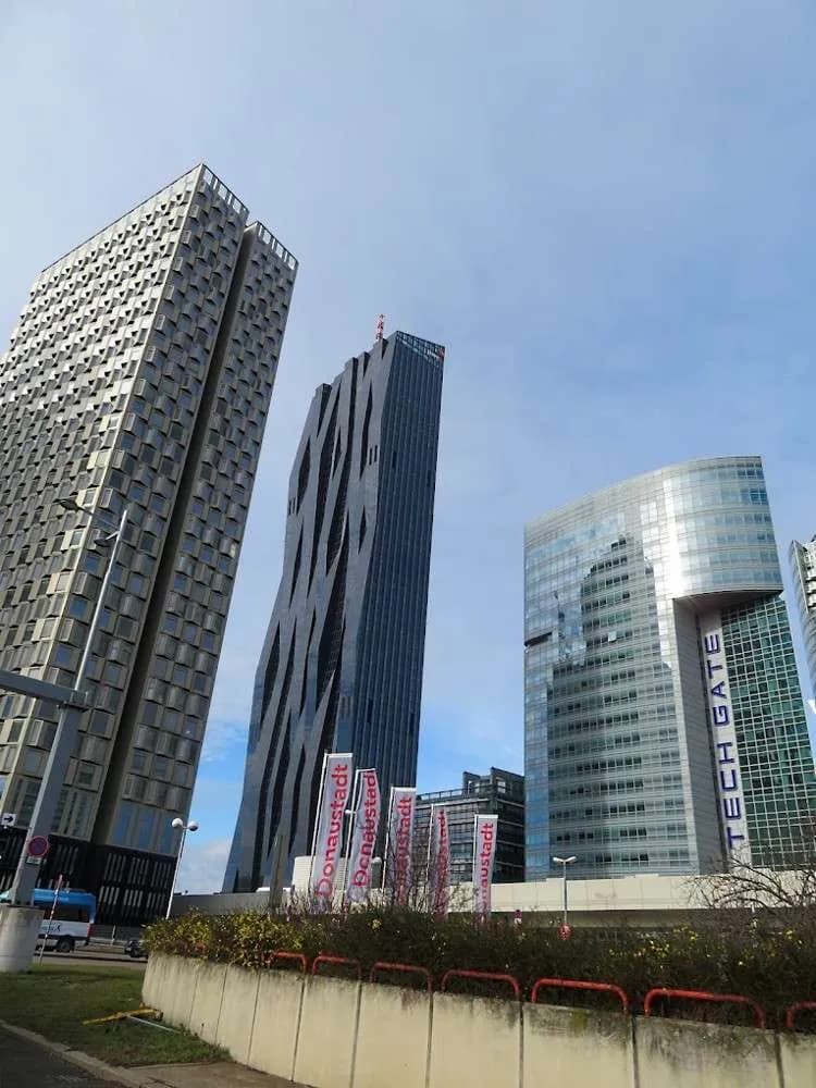 Gewerbeimmobilie mieten in Wien – 1 792 m²