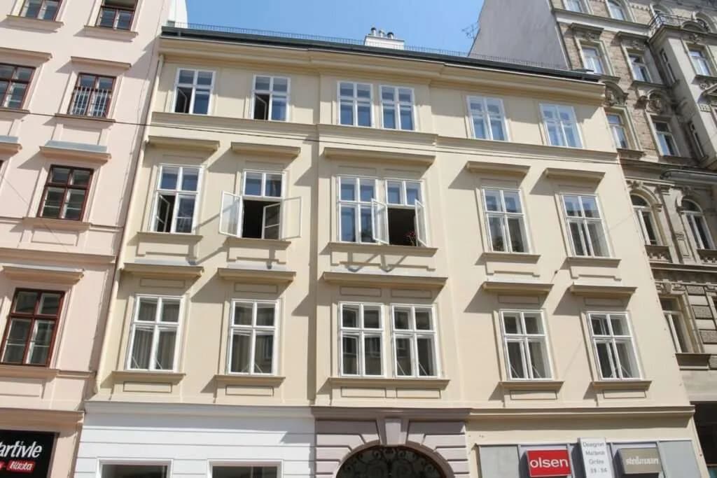 Gewerbeimmobilie mieten in Wien – 204 m², € 4.183