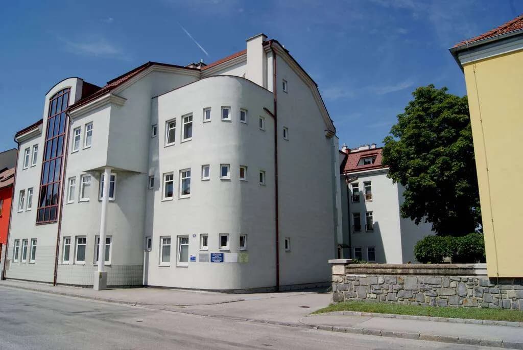4-Zimmer-Gewerbeimmobilie mieten in Gmünd – 215 m², € 2.032 – Bild 8 von 8