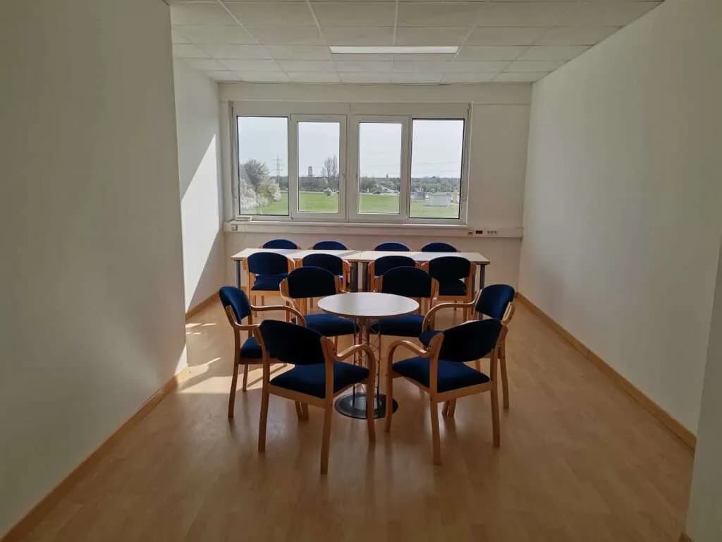 1-Zimmer-Gewerbeimmobilie mieten in Baden – 35 m², € 388 – Bild 2 von 3