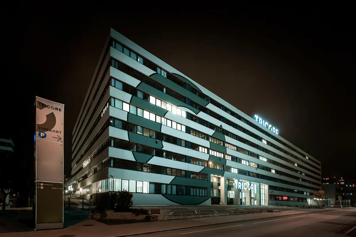 Gewerbeimmobilie mieten in Wien – 2 400 m², € 17 – Bild 2 von 14