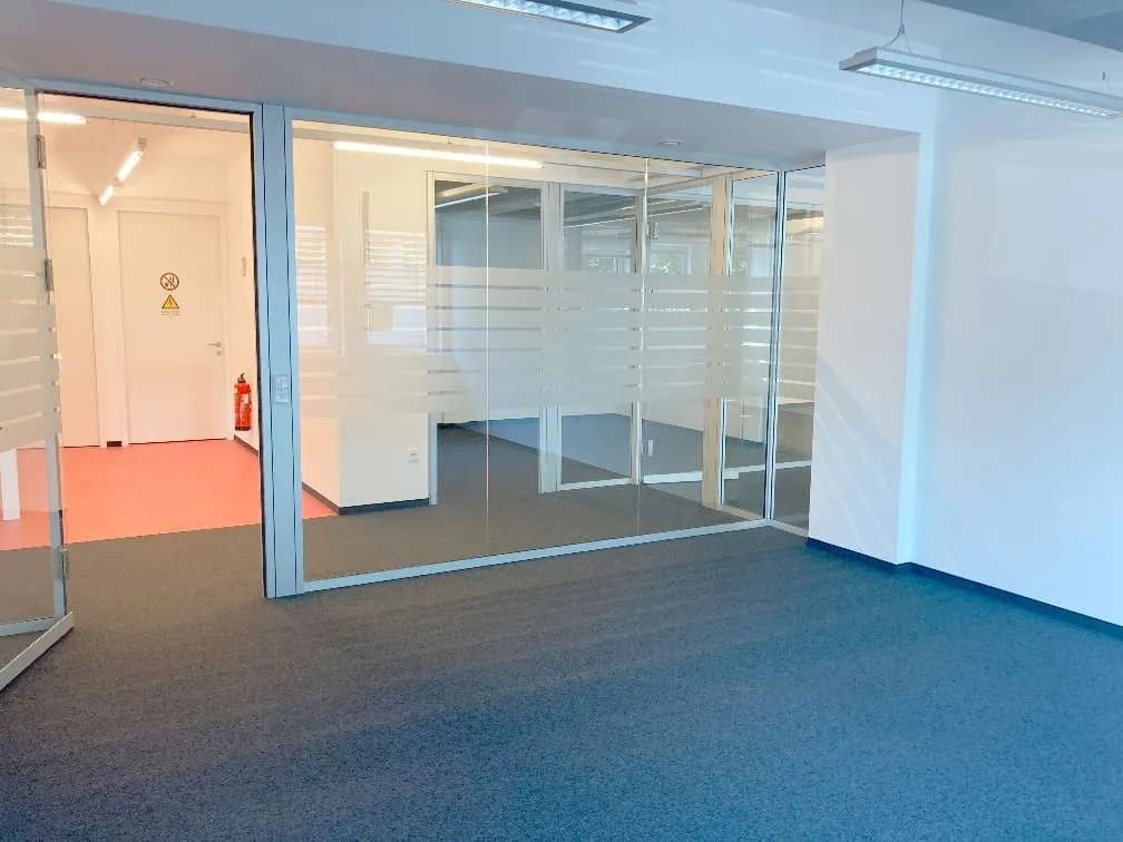 Gewerbeimmobilie mieten in Linz – 425 m², € 13 – Bild 3 von 11
