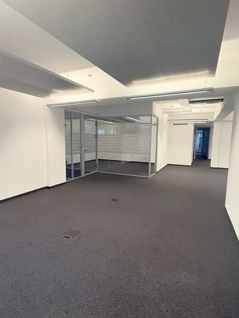 Gewerbeimmobilie mieten in Linz – 425 m², € 13 – Bild 8 von 11