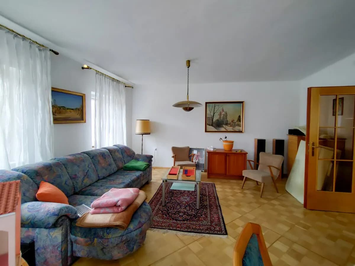 7-Zimmer-Wohnung kaufen in Steyr – 180 m², € 270.000 – Bild 2 von 10
