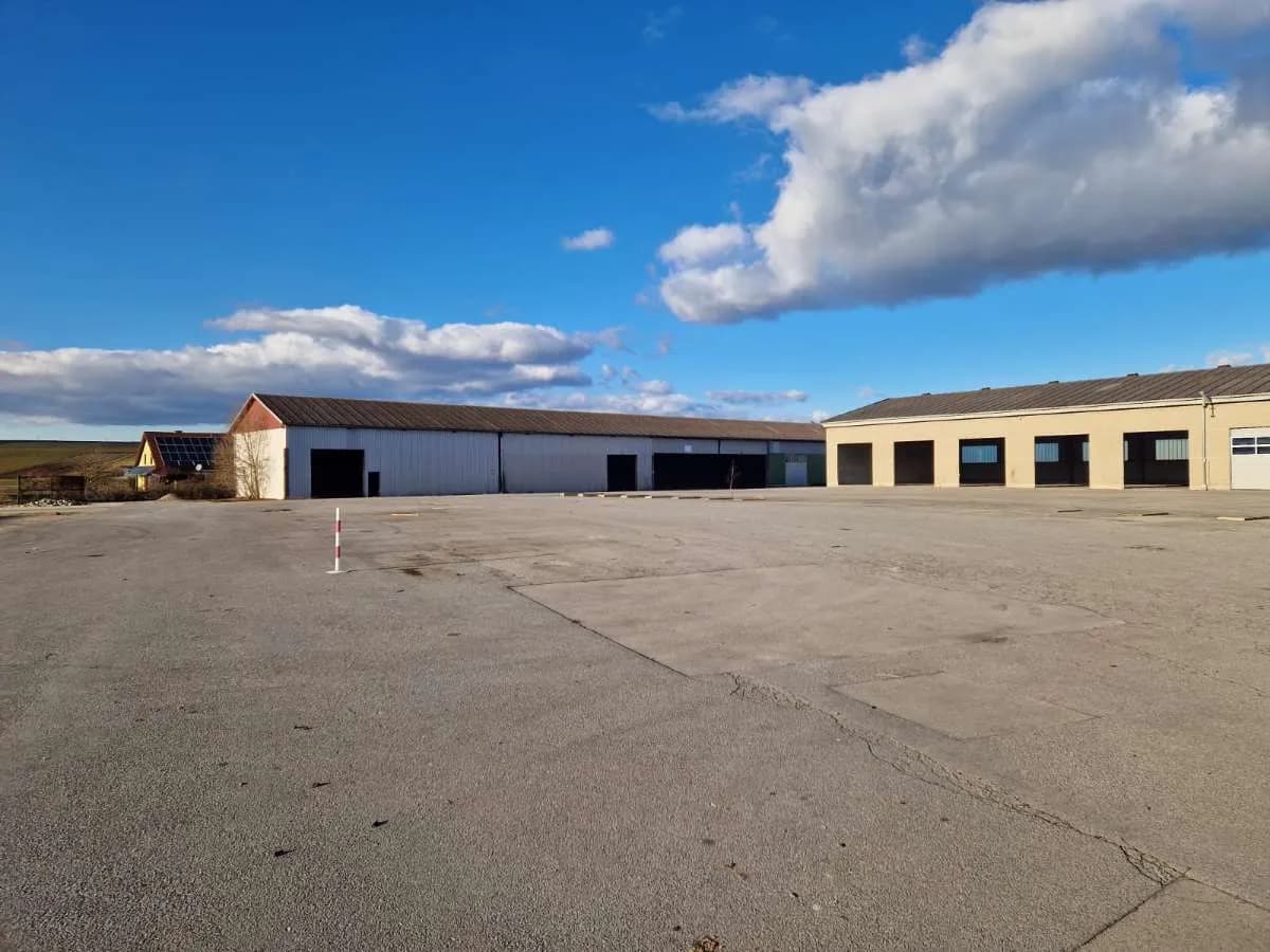 Immobilie mieten in Mistelbach – 1 500 m² – Bild 2 von 8