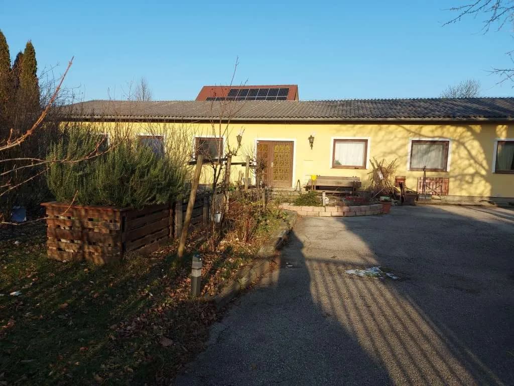 8-Zimmer-Haus mieten in Baden – 200 m², € 1.650 – Bild 2 von 15