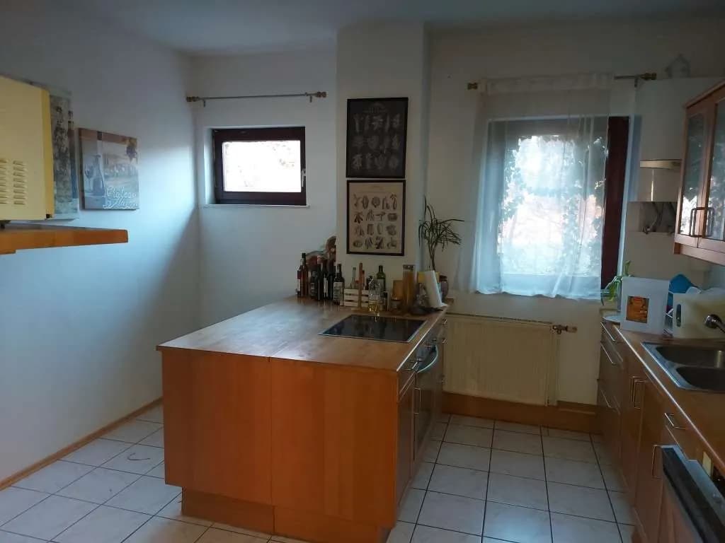 8-Zimmer-Haus mieten in Baden – 200 m², € 1.650 – Bild 4 von 15