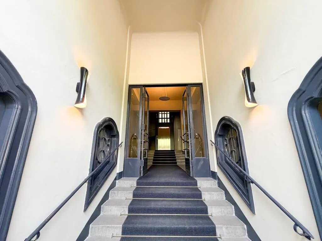 6-Zimmer-Wohnung mieten in Wien – 226,95 m², € 8.022 – Bild 2 von 4