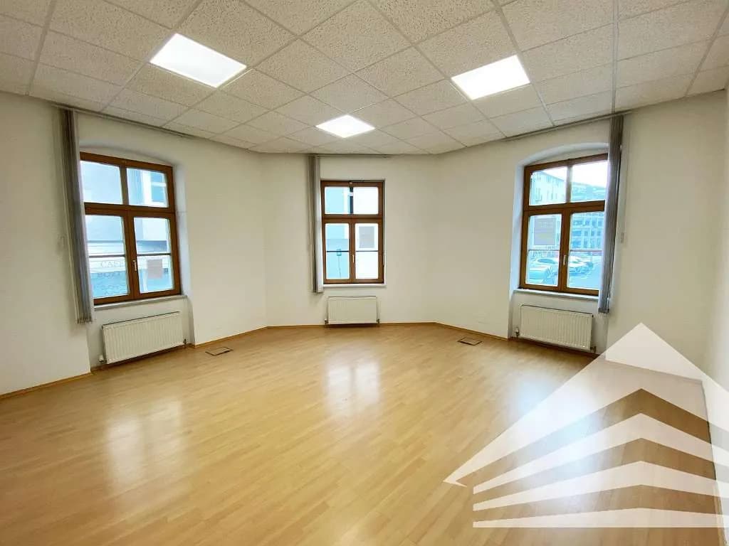 4-Zimmer-Gewerbeimmobilie mieten in Linz – 106 m², € 1.175
