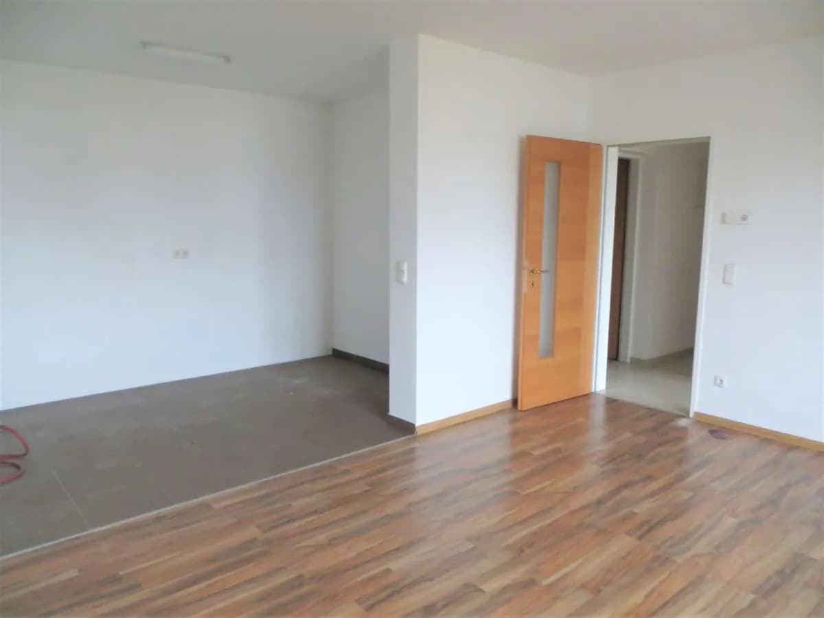 2-Zimmer-Wohnung mieten in Linz – 60 m², € 655