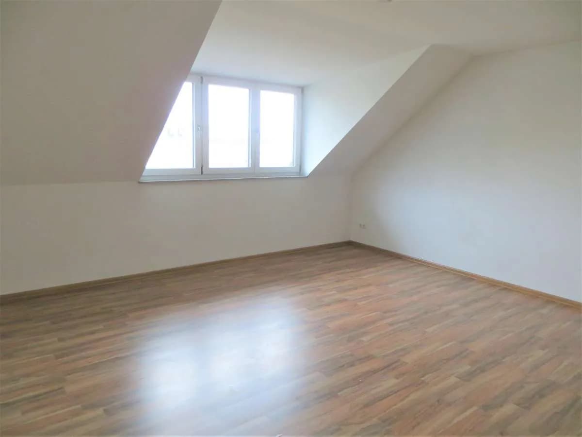 2-Zimmer-Wohnung mieten in Linz – 60 m², € 655 – Bild 2 von 7
