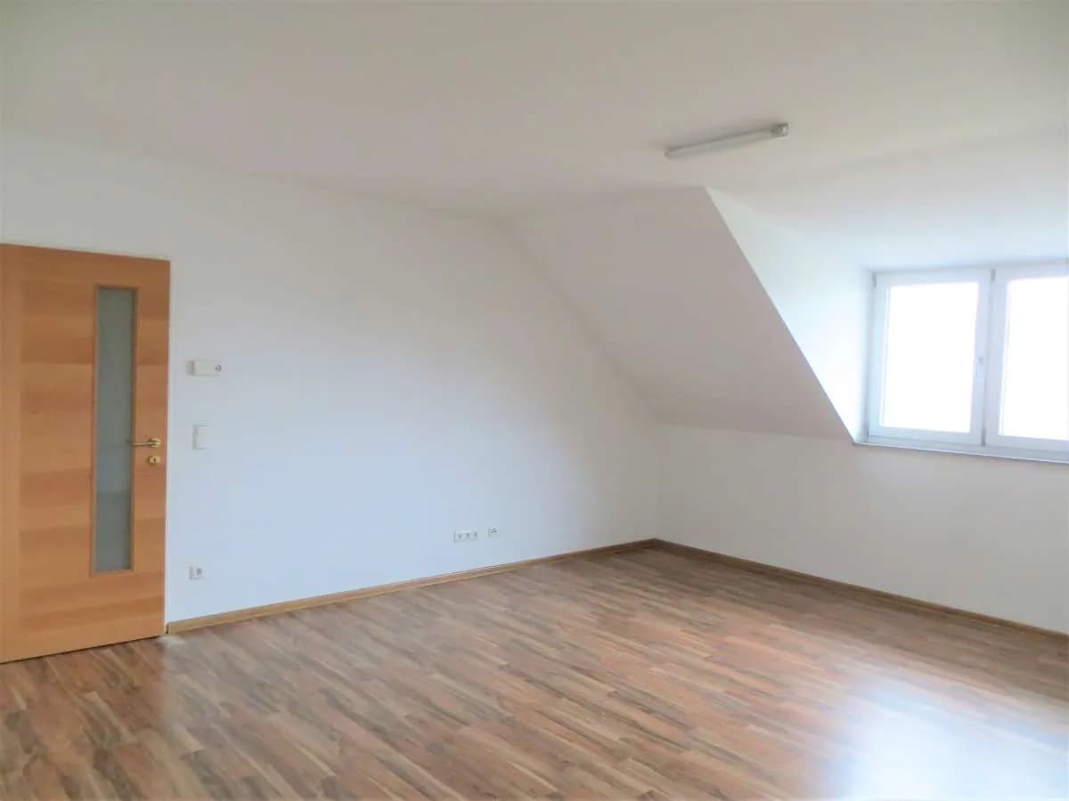 2-Zimmer-Wohnung mieten in Linz – 60 m², € 655 – Bild 3 von 7