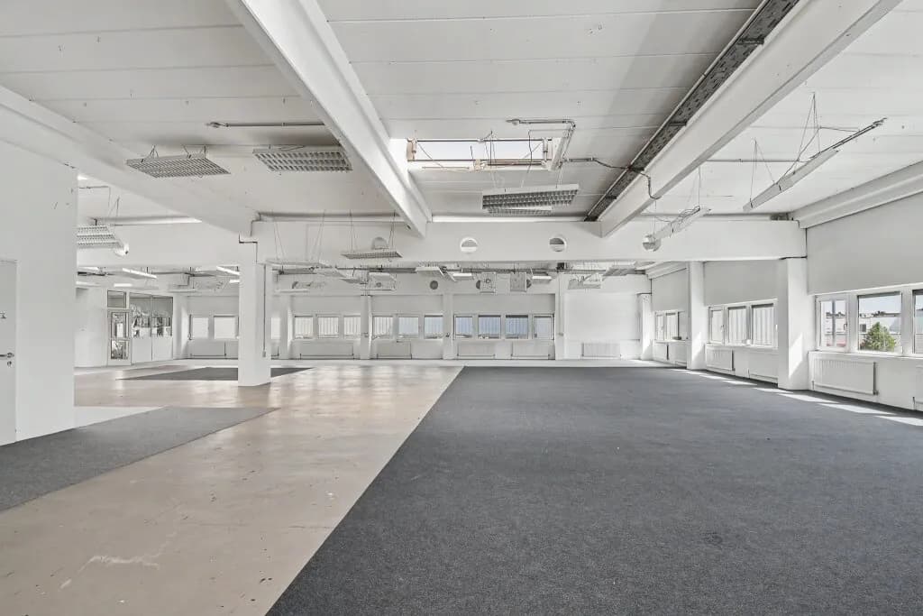 Gewerbeimmobilie mieten in Wien – 1 265 m², € 15.813