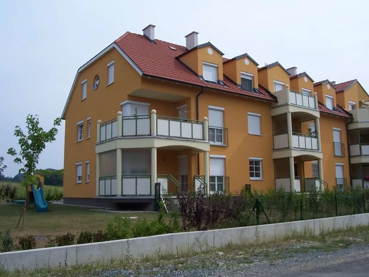 3-Zimmer-Wohnung mieten in Jennersdorf – 103,4 m², € 1.024