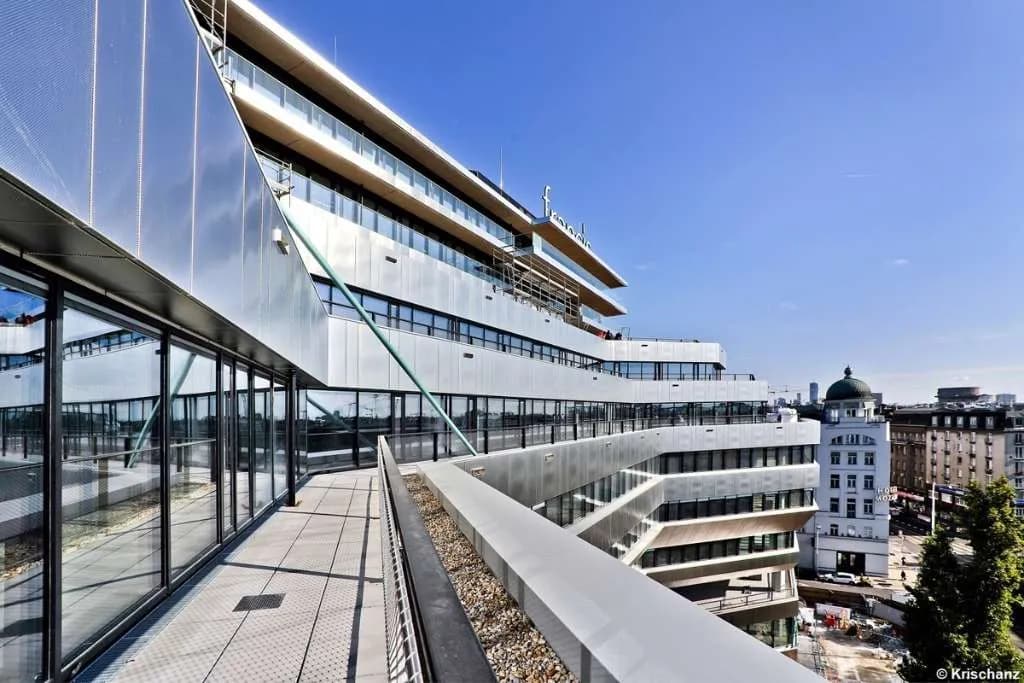 Gewerbeimmobilie mieten in Wien – 695 m², € 22