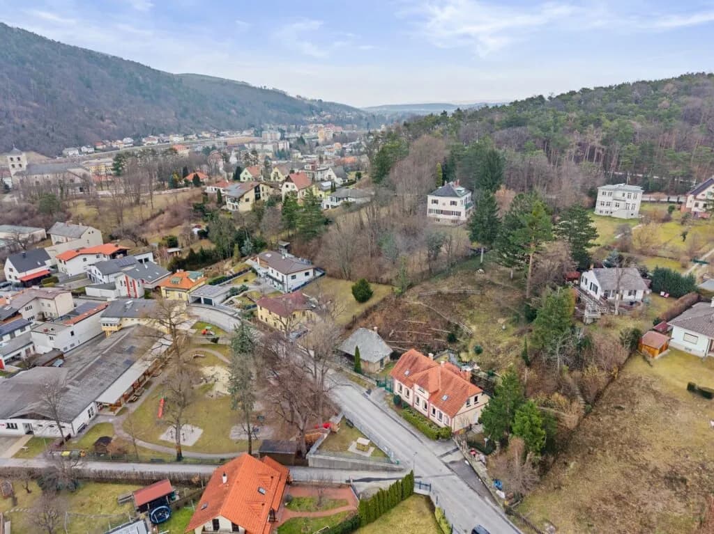 Haus kaufen in Neunkirchen – 217 m², € 499.000 – Bild 2 von 12