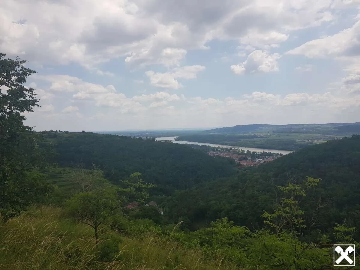 Grundstück kaufen in Krems an der Donau – 3 489 m², € 60.000
