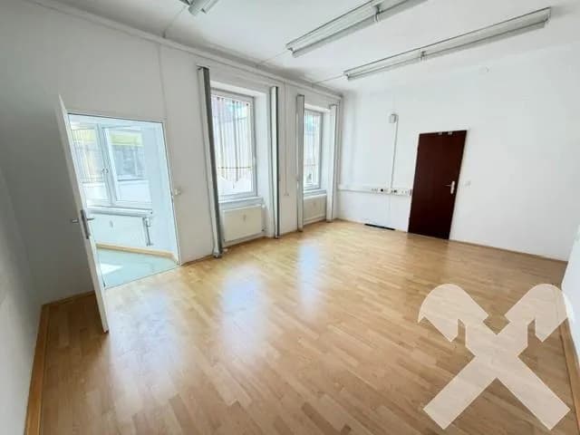 Gewerbeimmobilie mieten in Bruck-Mürzzuschlag – 242 m², € 2.459 – Bild 2 von 6